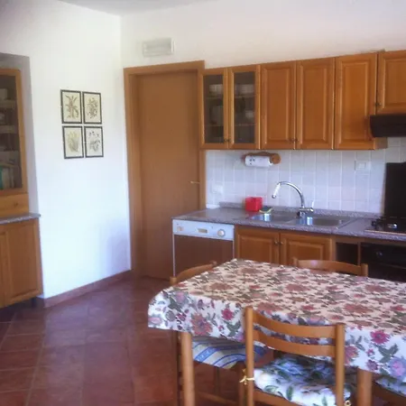 Holiday home Tra Mare E Ulivi