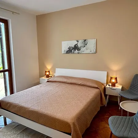 Tra Mare E Ulivi *
